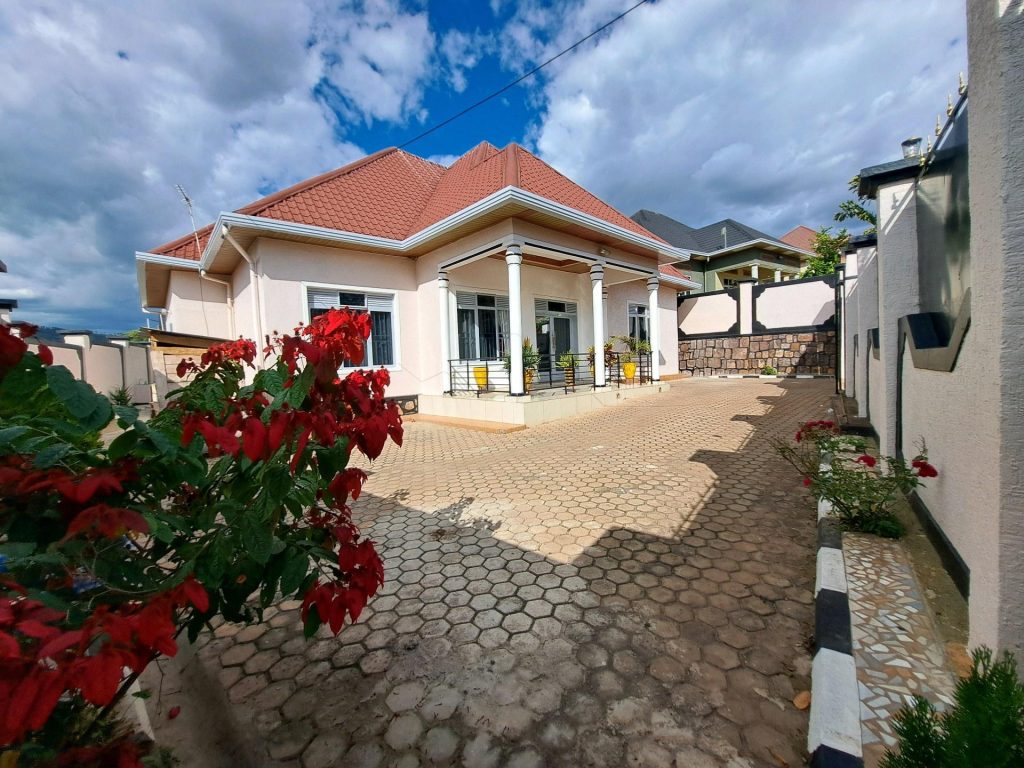 Affordable Wallpaper Installation & Removal Services & Web Design Costs in Kigali, Rwanda: Expert Tips & Pricing Insights