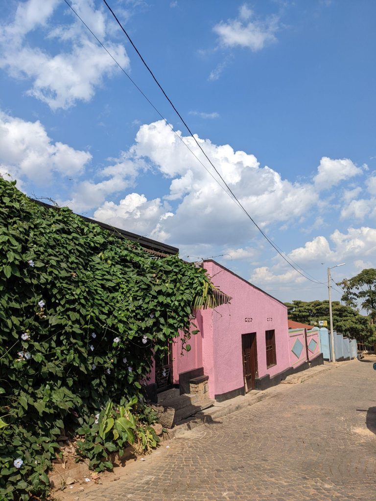 Affordable Handmade Clocks & Web Design Costs in Kigali, Rwanda: A Guide to Craftsmanship and Digital Services